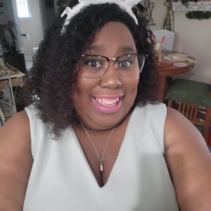 Meet your Posher, Latoya